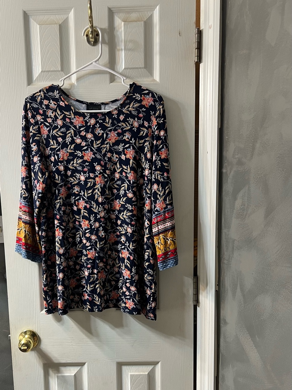 J. Jill Wearever Collection Navy Floral Rayon Stretch Tunic – Women’s Medium